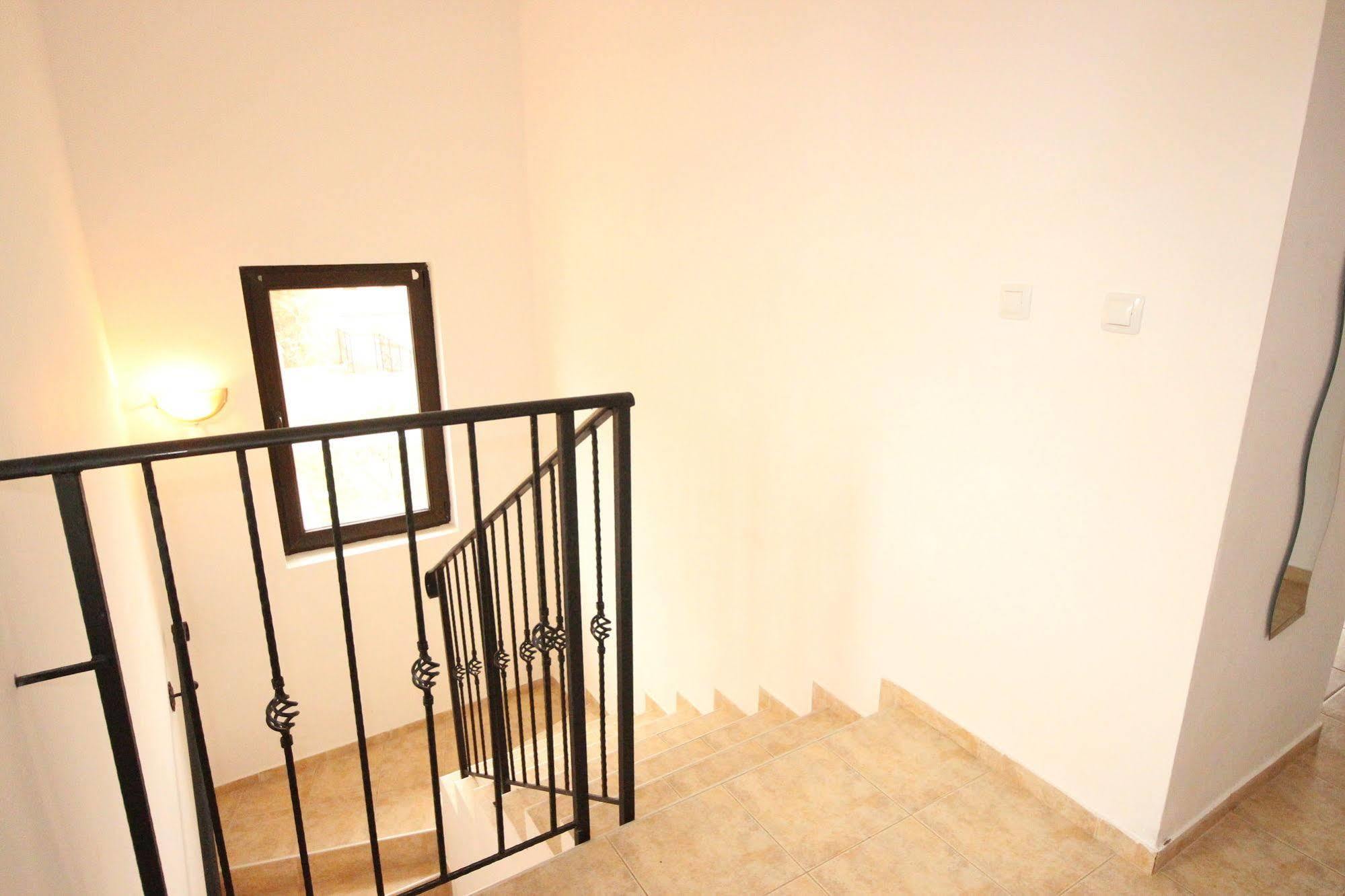 Menada Sunny Hill Villa Kosharitsa Extérieur photo